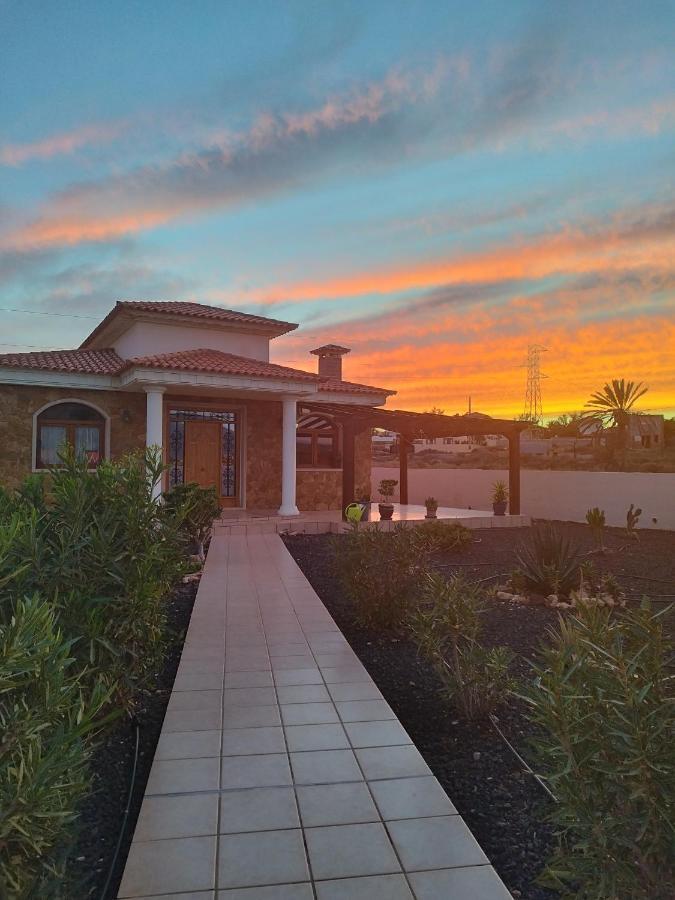 Villa Casa Del Sol 3 Bedroom Villa With Private Solar Covered 12M X 6M Pool Minimum Stay 7 Nights Chromecast And Wifi Throughout The Property Triquivijate Exterior foto