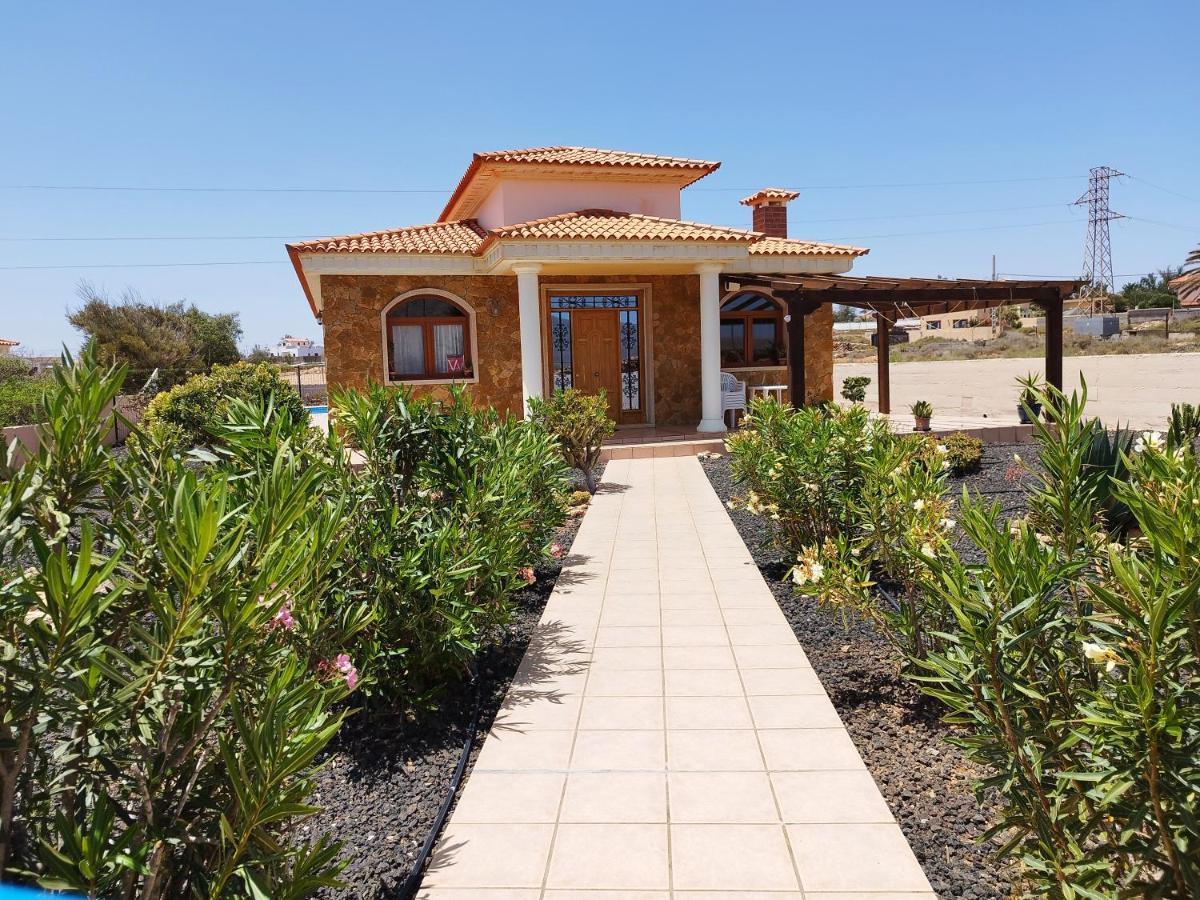 Villa Casa Del Sol 3 Bedroom Villa With Private Solar Covered 12M X 6M Pool Minimum Stay 7 Nights Chromecast And Wifi Throughout The Property Triquivijate Exterior foto