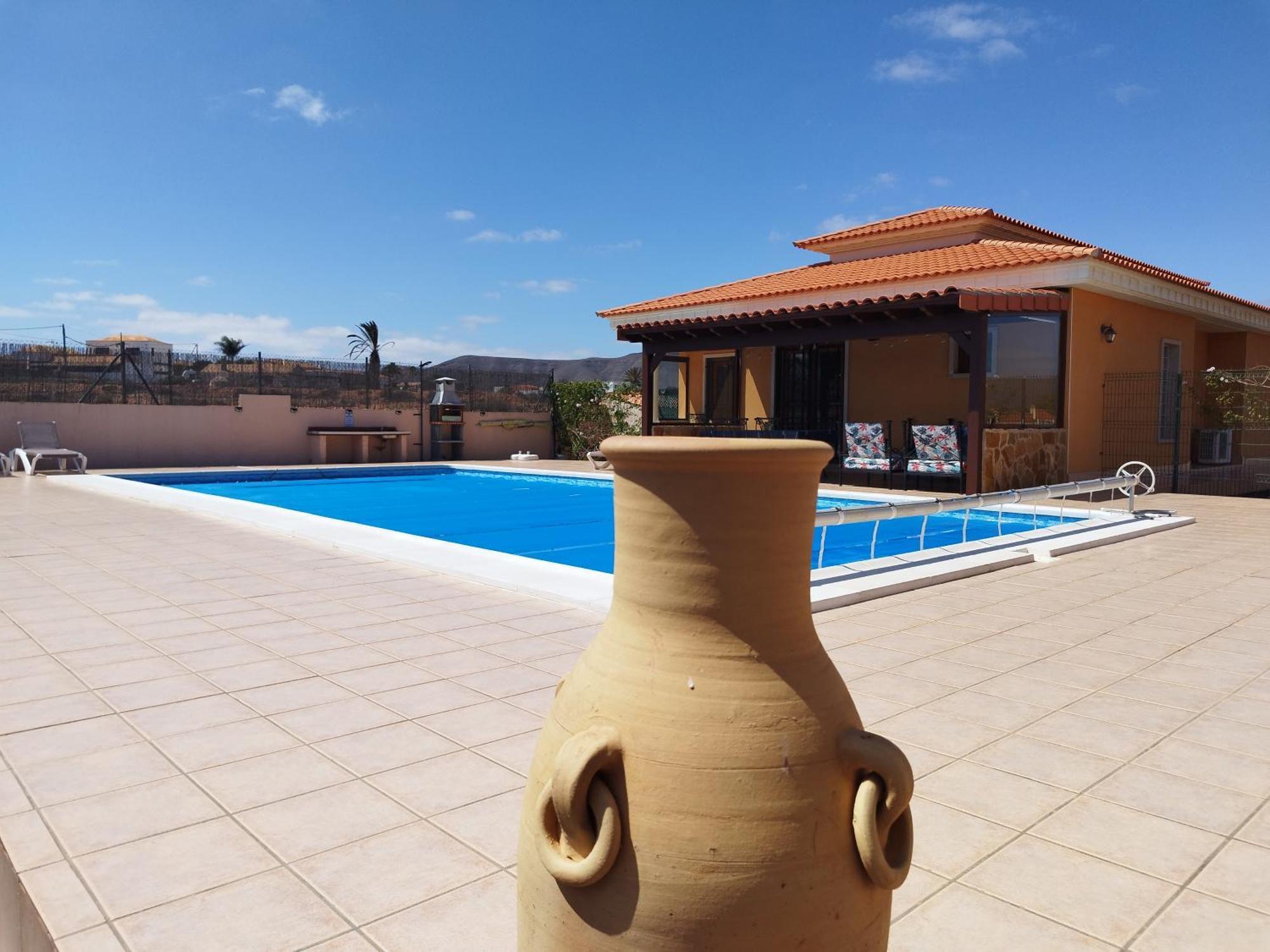 Villa Casa Del Sol 3 Bedroom Villa With Private Solar Covered 12M X 6M Pool Minimum Stay 7 Nights Chromecast And Wifi Throughout The Property Triquivijate Exterior foto